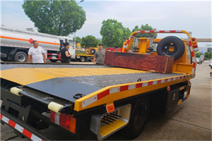 韶关附近拖车电话号码服务